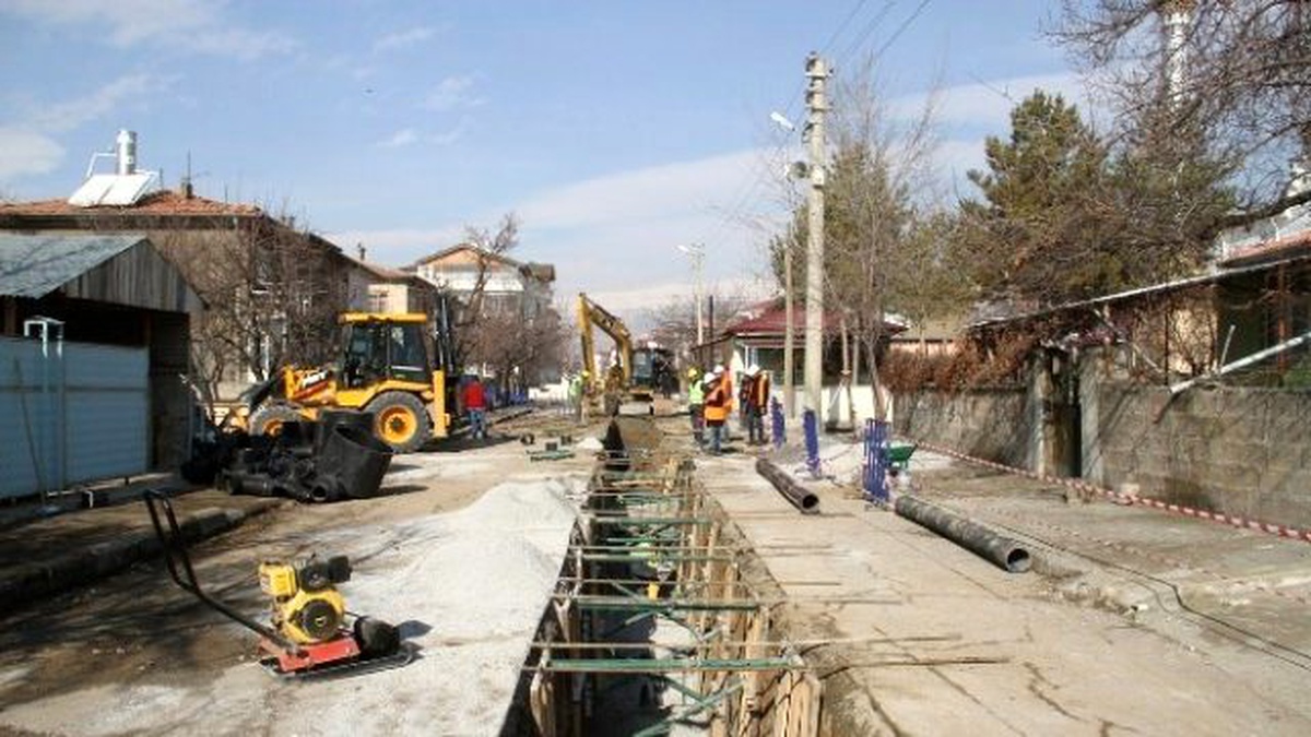 Kanalizasyon Hattı Yenileniyor