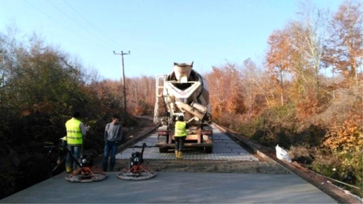 Kandıra\'da İki Köy Yolu Betonla Kaplandı