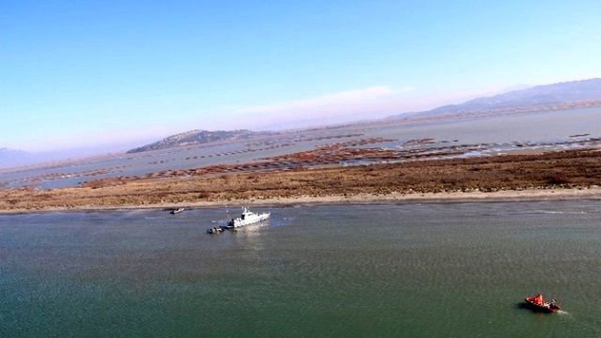 Karaya Oturan Yunan Sahil Güvenlik Botu, Türk Sahil Güvenlik Ekipleri Tarafından Kurtarıldı