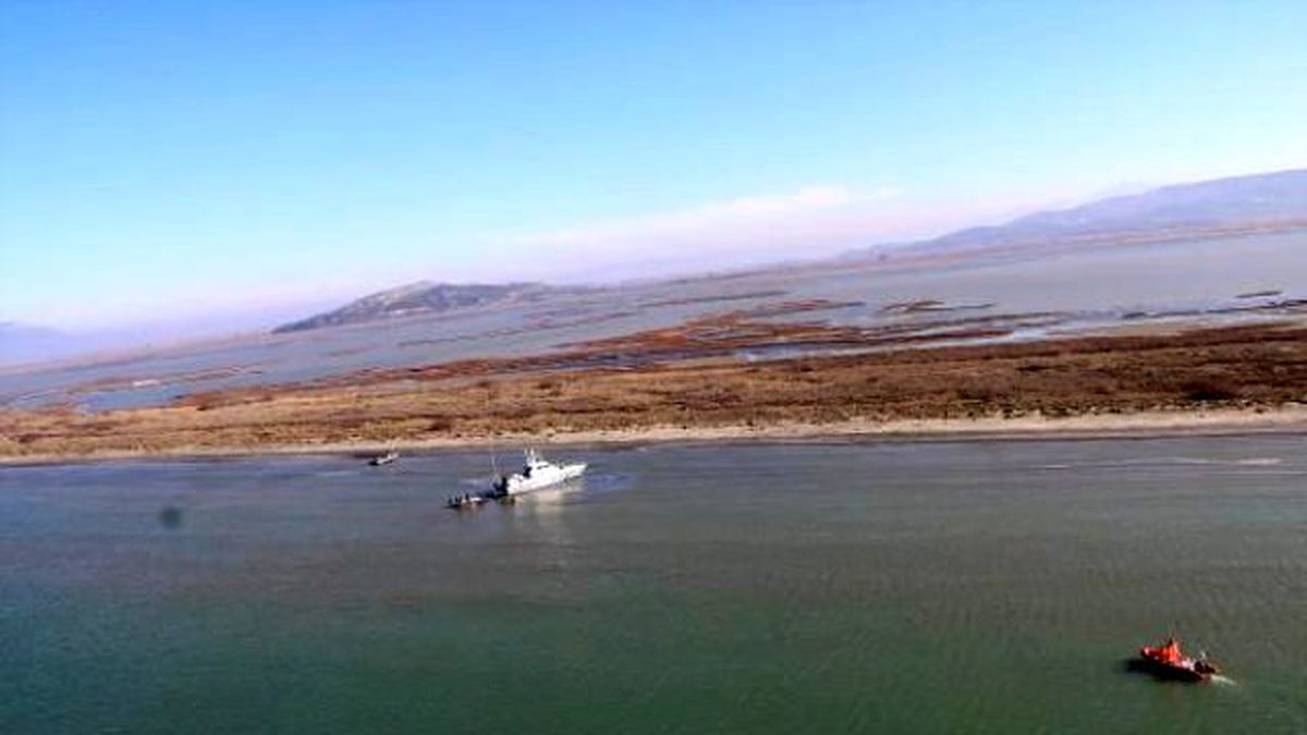 Didim'de Karaya Oturan Yunanistan Sahil Güvenlik Botu Böyle Kurtarıldı