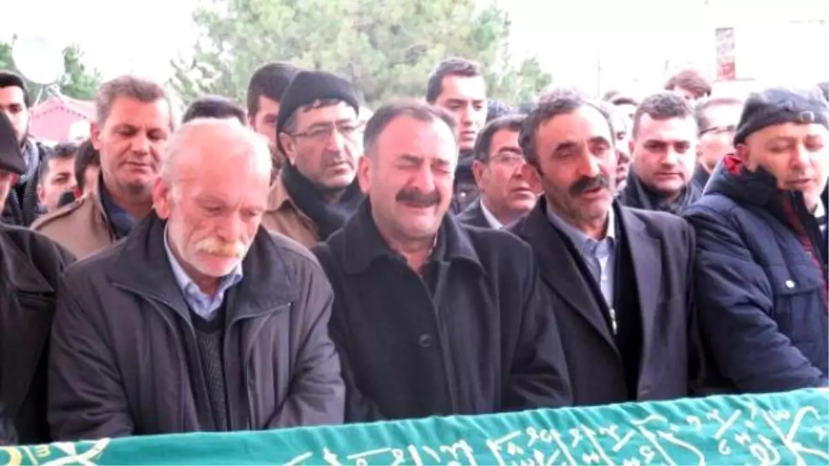 Kazada Ölen Üniversite Öğrencisi Son Yolculuğuna Uğurlandı