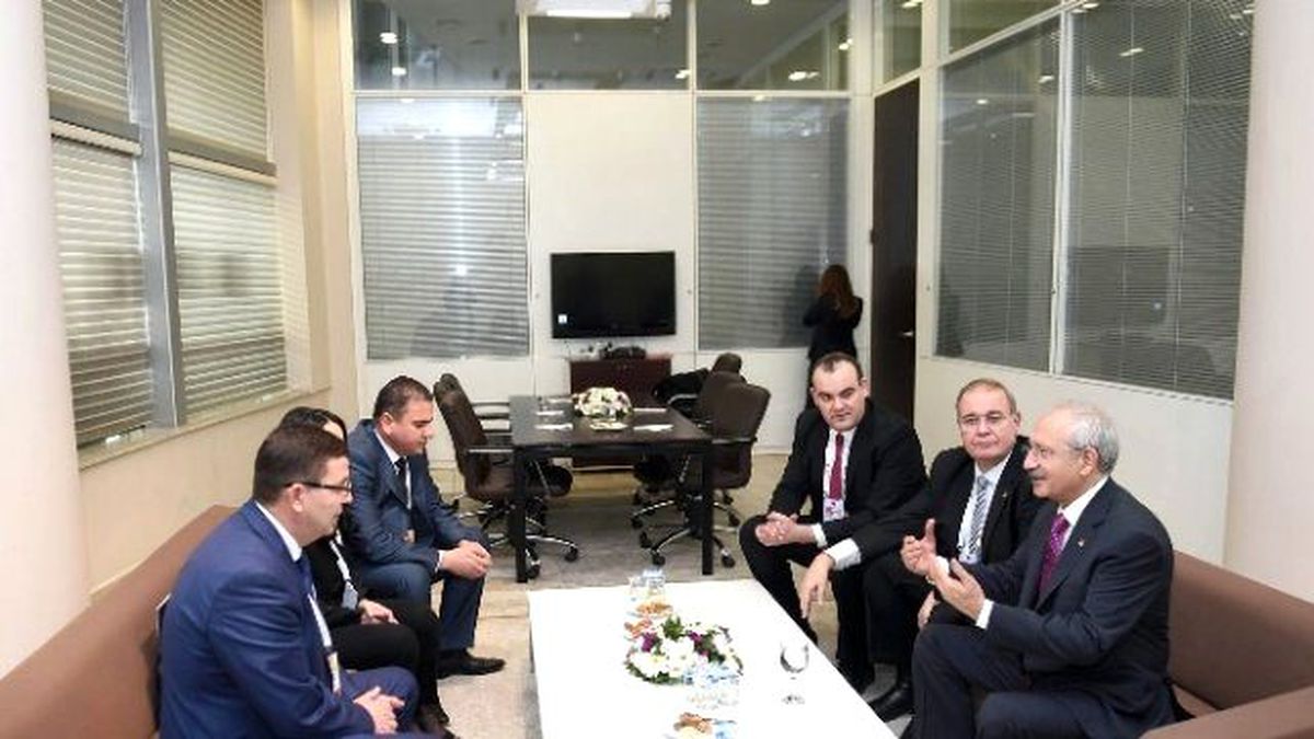 Kılıçdaroğlu, Kurultay Misafirleri ile Görüştü
