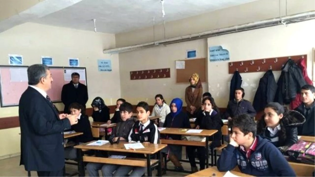 Muş\'ta 4 Bin 330 Öğrenci Açık Öğretim Sınavına Girdi