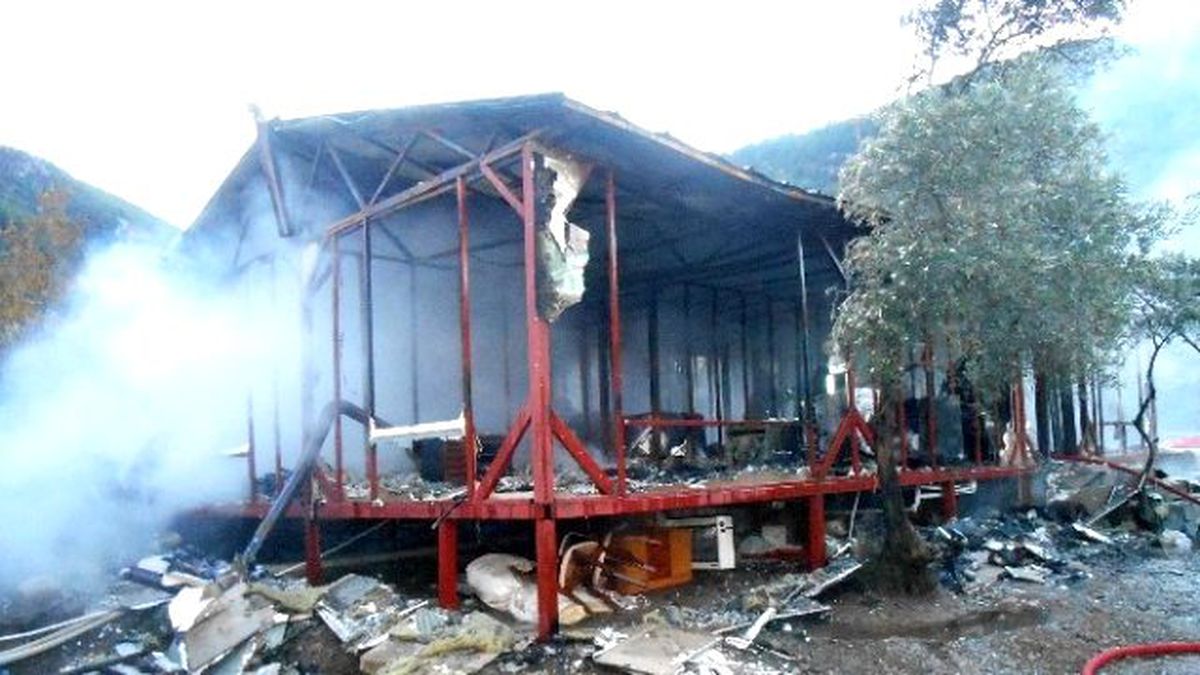 Prefabrik Ev Tamamen Yandı