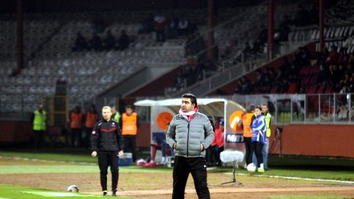 Samsunspor\'da Ümit Özat İstifa Etti