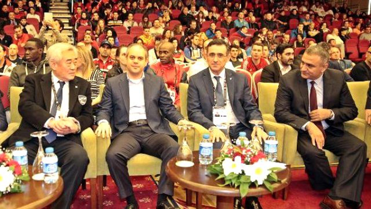 Tekvandoda 2016 Rio Olimpiyat Oyunları Avrupa Kıtası Elemeleri İlk Gün Müsabakaları Yapıldı