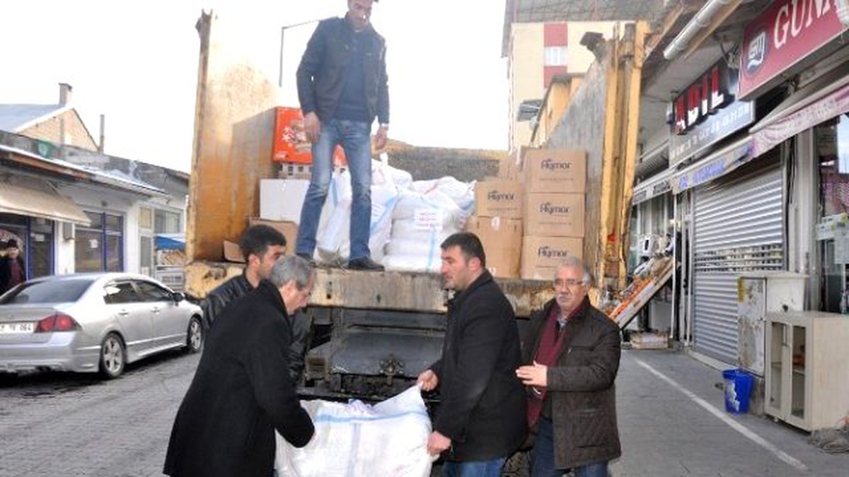 Adilcevaz\'dan Bayırbucak Türkmenlerine Yardım