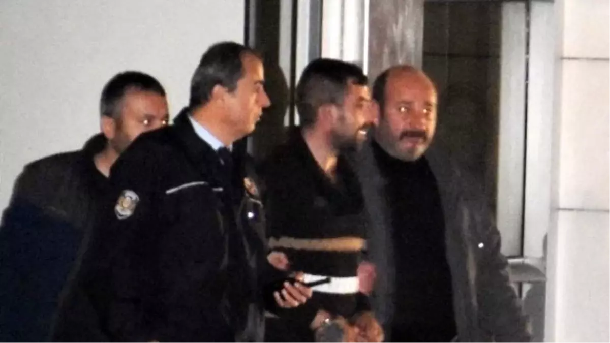 Akhisar\'da Cinayetin Zanlısı Yakalandı