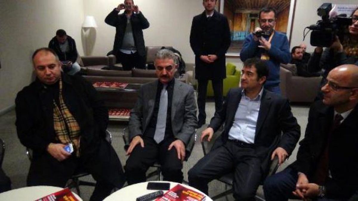 Bahçeli İçin Geçmiş Olsun Dileklerini Deftere Yazdılar (2)