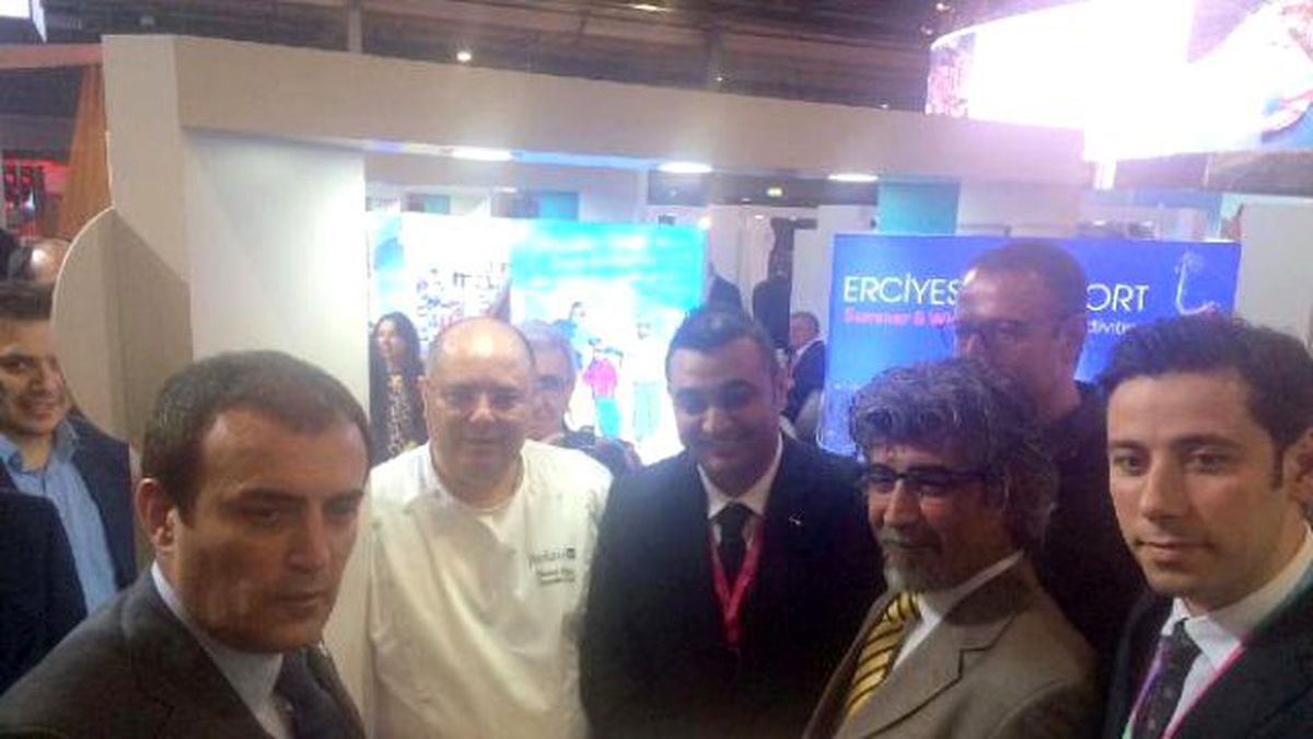 Bakan Ünal, Hollanda\'da Erciyes Standını Gezdi