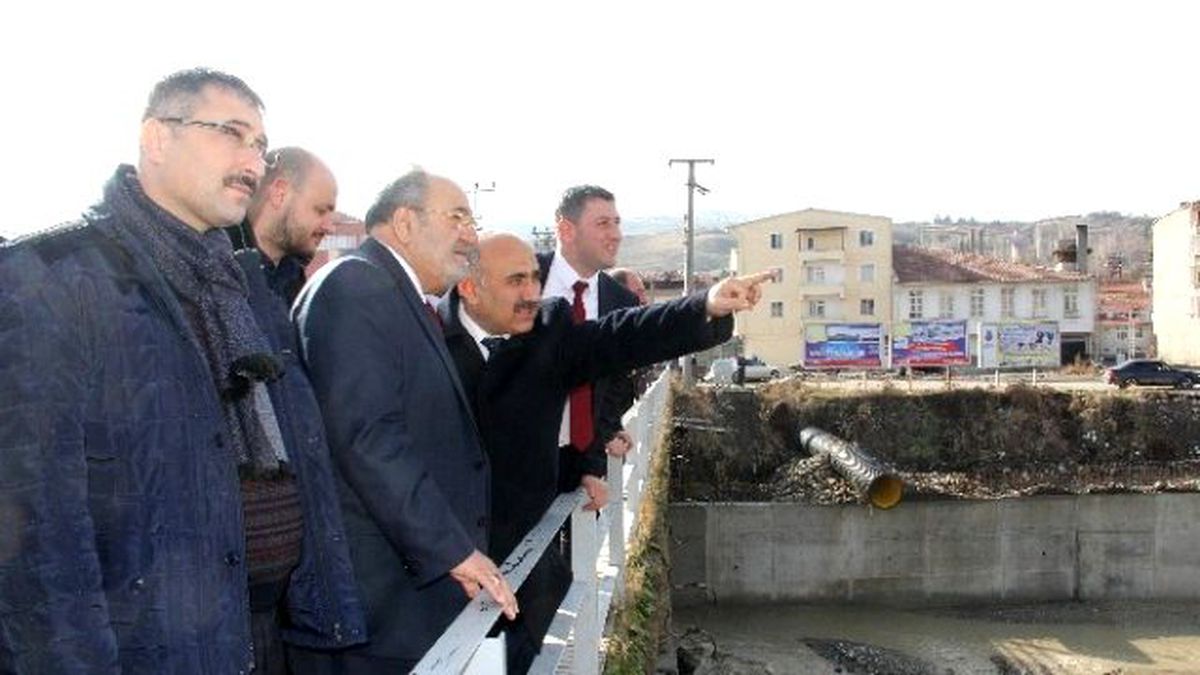 Bayat, Kabuğunu Kırıyor