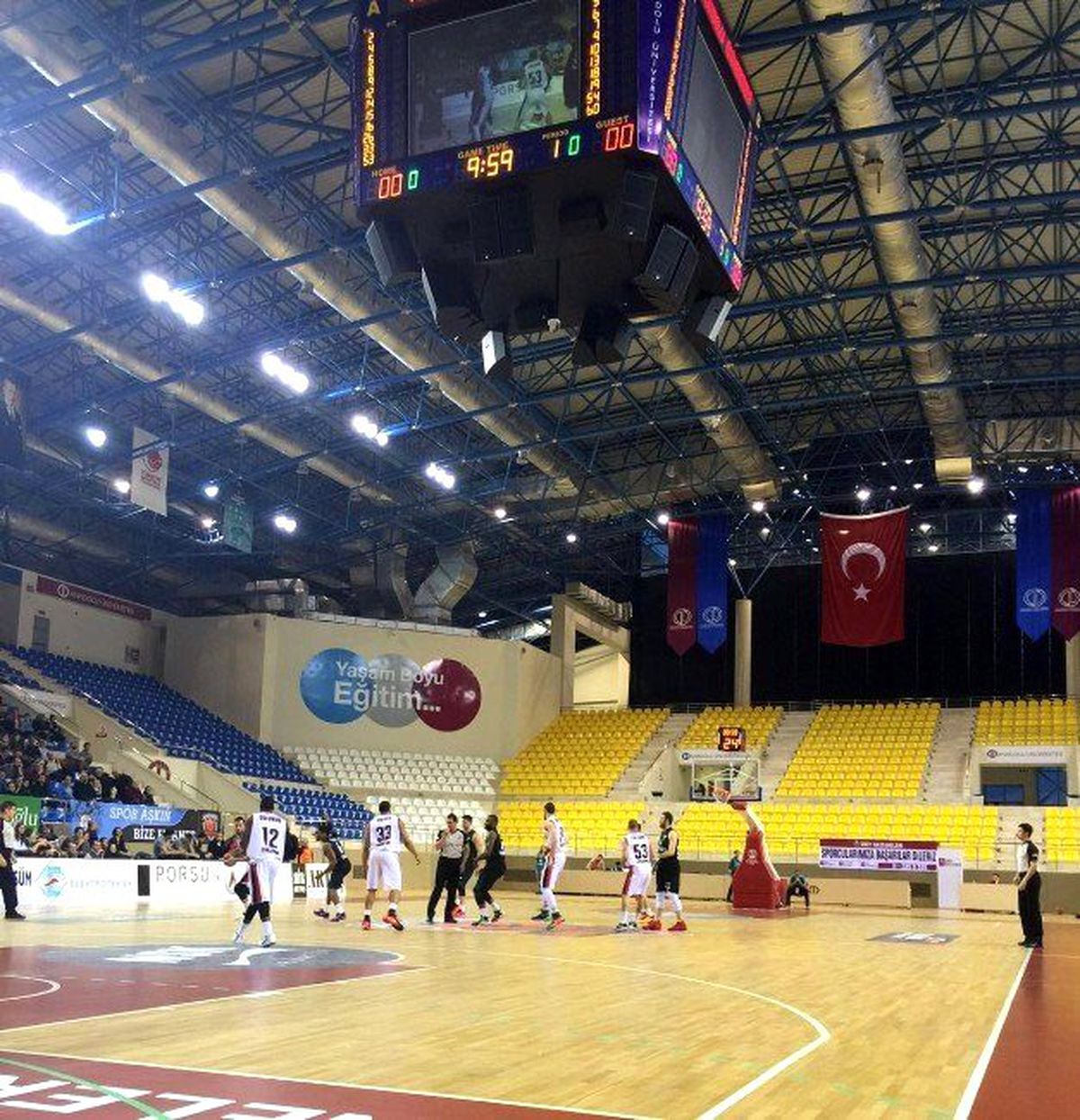 Büyükşehir Basket Takımı Perdeyi Galibiyetle Kapattı