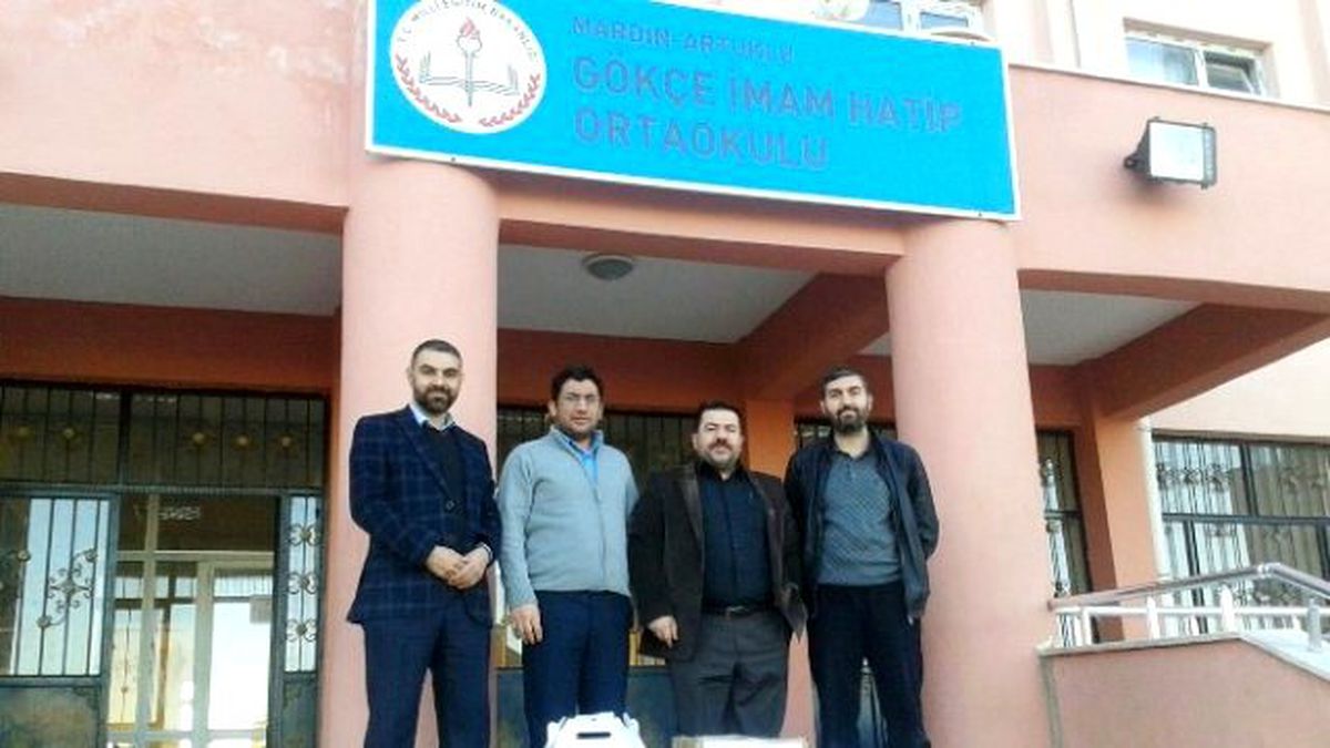 Dost-der\'in Kitap Bağışları Sürüyor