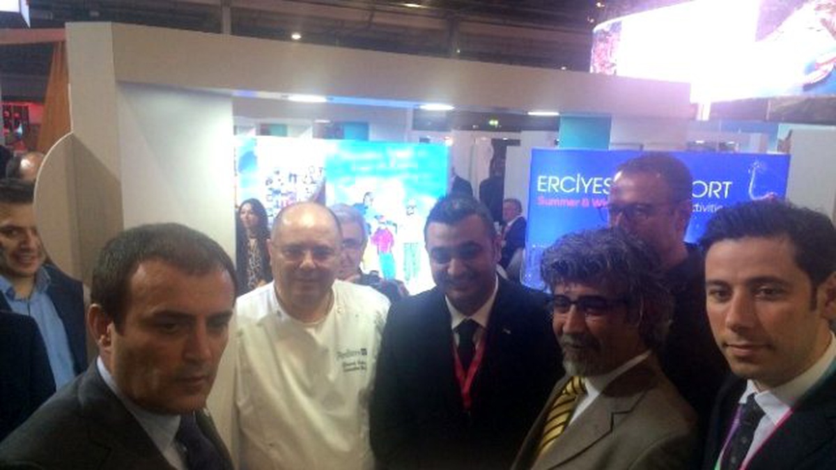 Erciyes Hollanda\'da, Kültür Bakanı Erciyes Standında