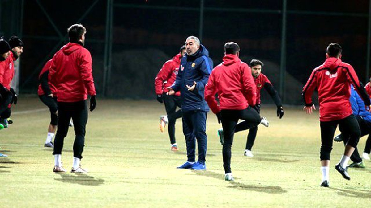 Es Es, F.bahçe\'ye Bileniyor