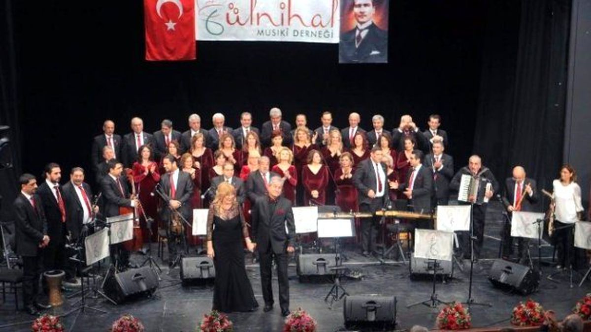 Gülnihal Yılın İlk Konserini Verdi