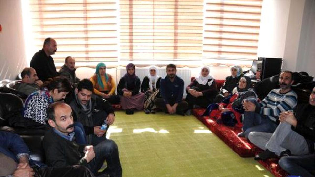 Hakkari\'de Stk\'ların Başlattığı Oturma Eylemi Sona Erdi