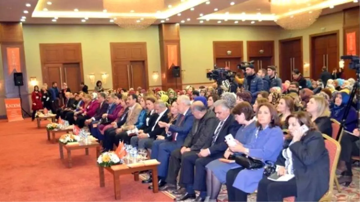 Kadın Akademi ve Liderlik Çalıştayı Başladı