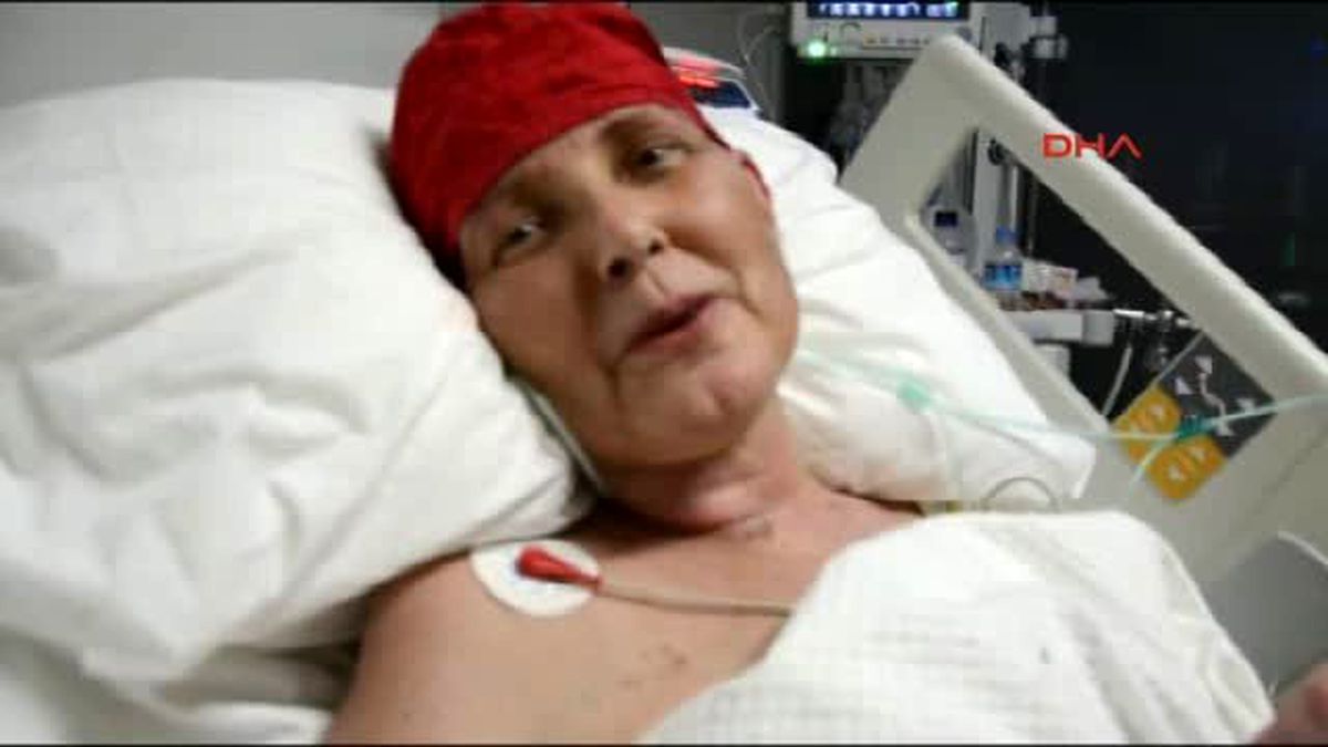 Kanser ile Mücadele Eden Annesi İçin Yoğun Bakımda Nişan Yaptı