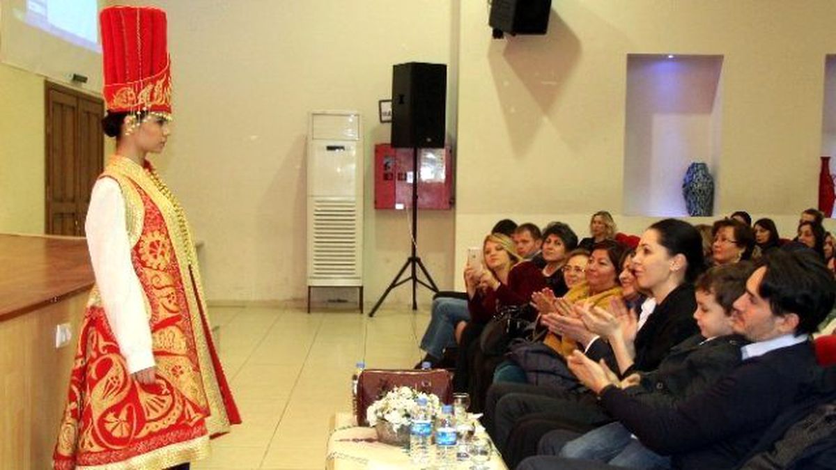 Karaaslan "Sarayın İncileri" Defilesinde