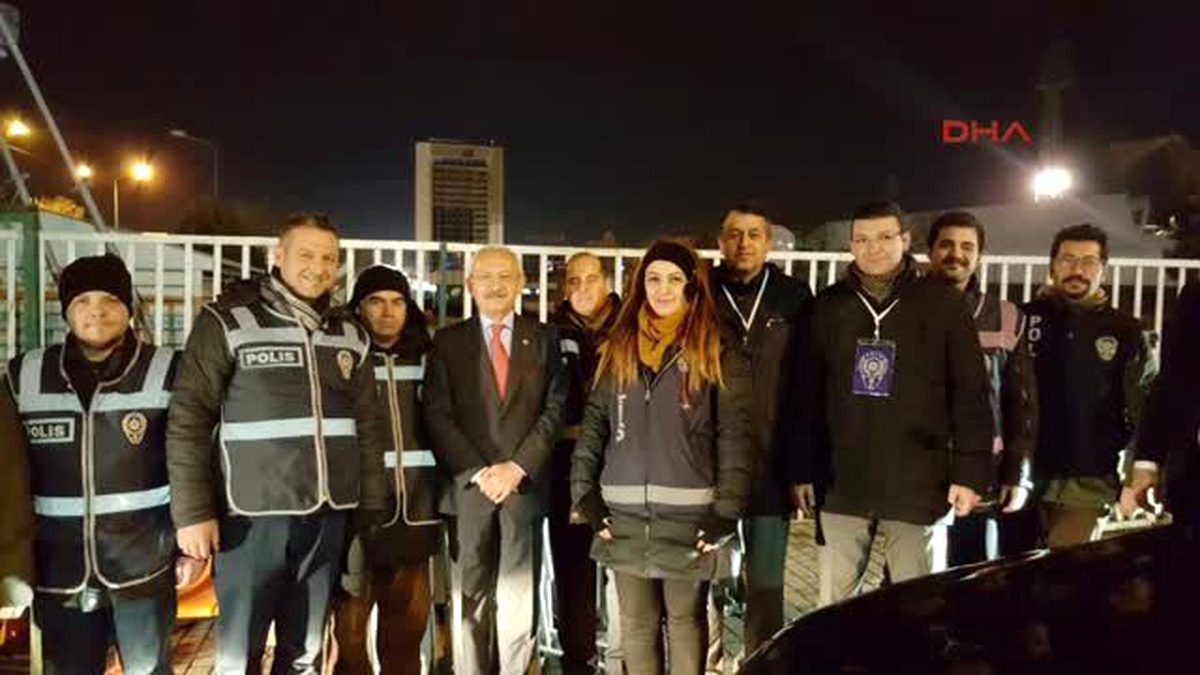 Kılıçdaroğlu, Polislerle Sohbet Etti
