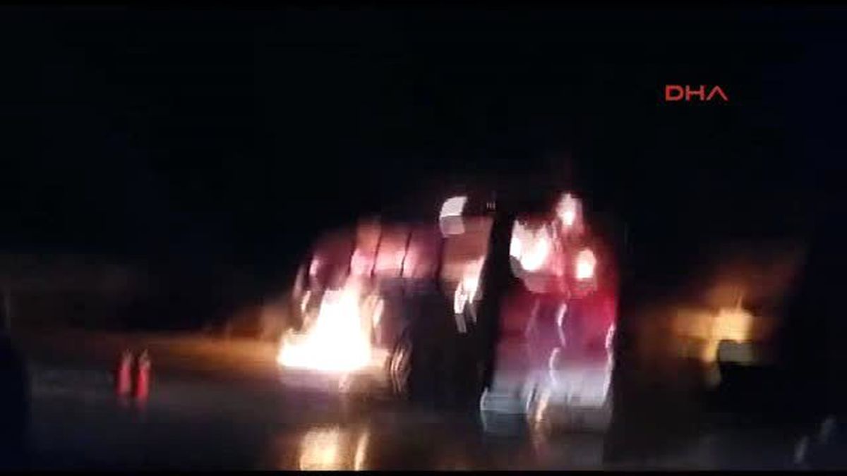 Manavgat - Park Halindeki Otobüs ve İki Tekne Yandı