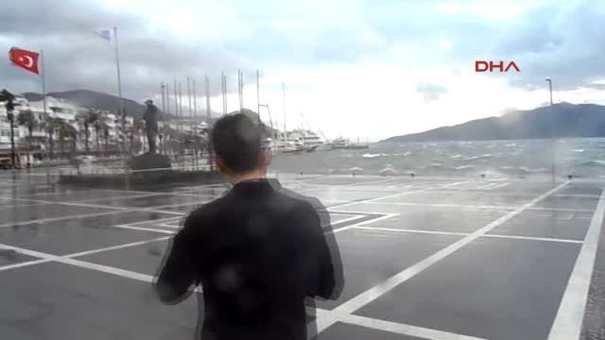 Marmaris\'te Şiddetli Lodos