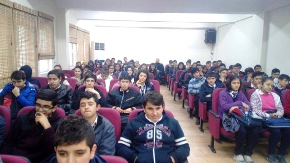 Mimar Çelenk, Mezun Olduğu Okulda Yaptığı Mesleği Tanıttı