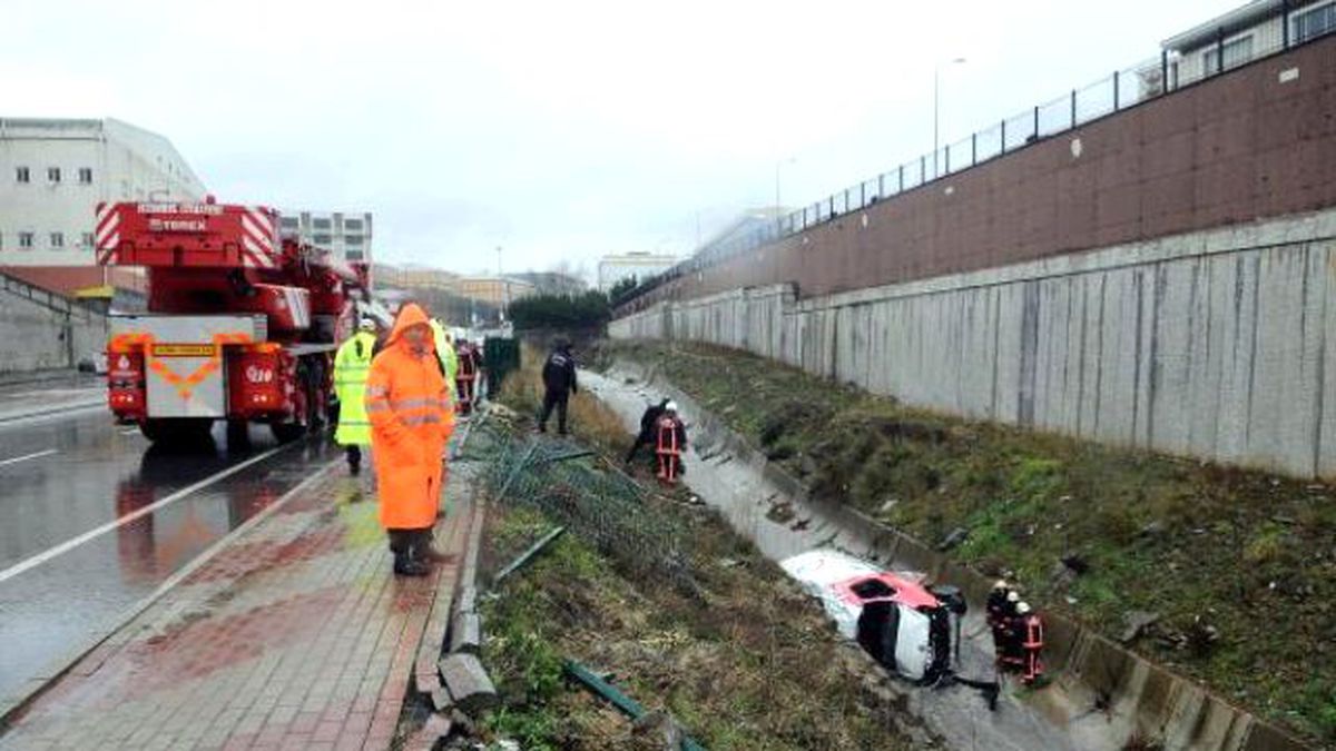 Minibüs Dere Yatağına Uçtu: 2 Ölü. 2 Yaralı