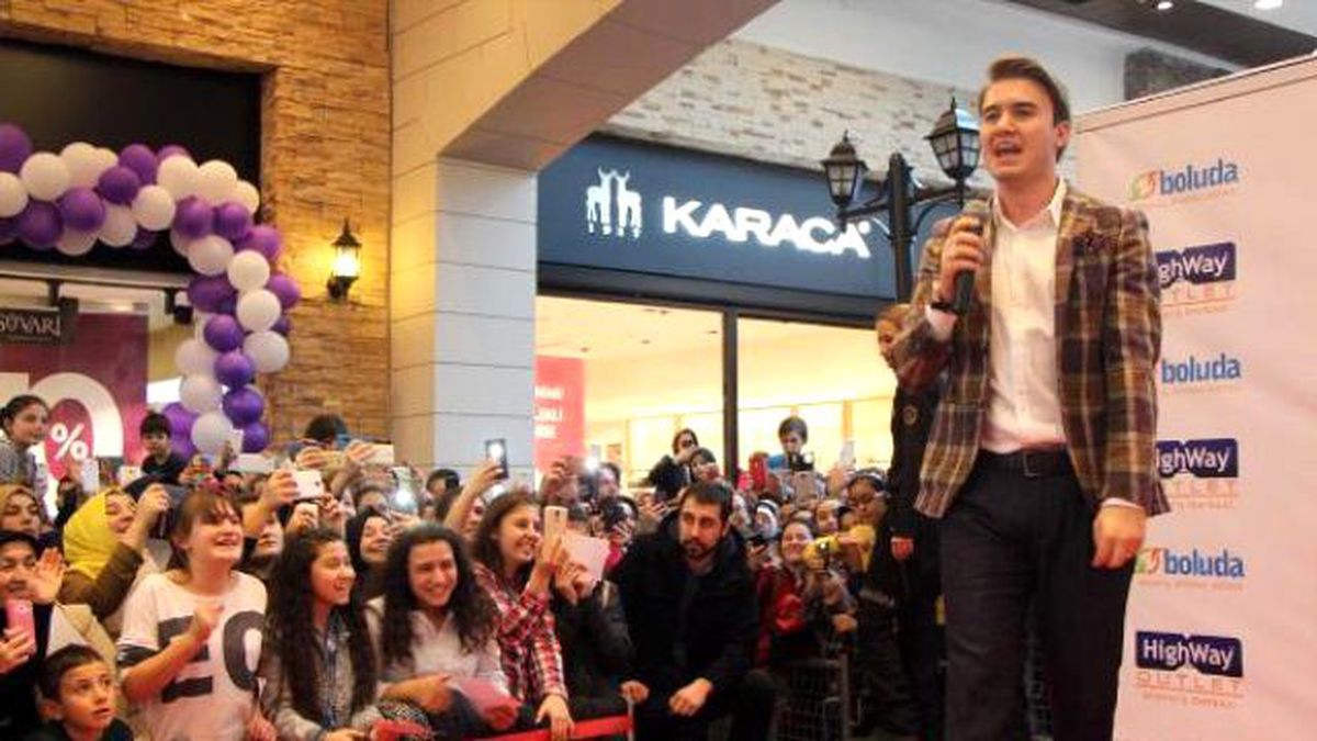 Mustafa Ceceli, Bolu\'da Hayranlarını Coşturdu