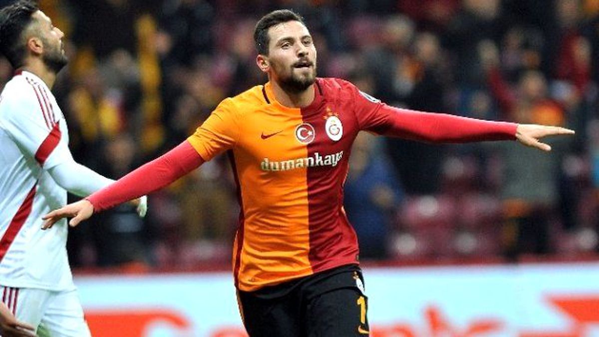 Mustafa Denizli, Sinan Gümüş\'ü Parlattı