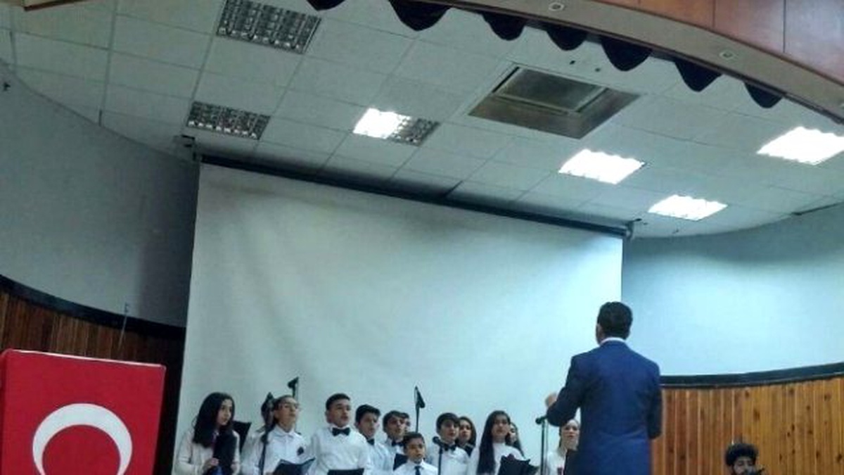Ortaokul Öğrencilerinden Türk Halk Müziği Konseri