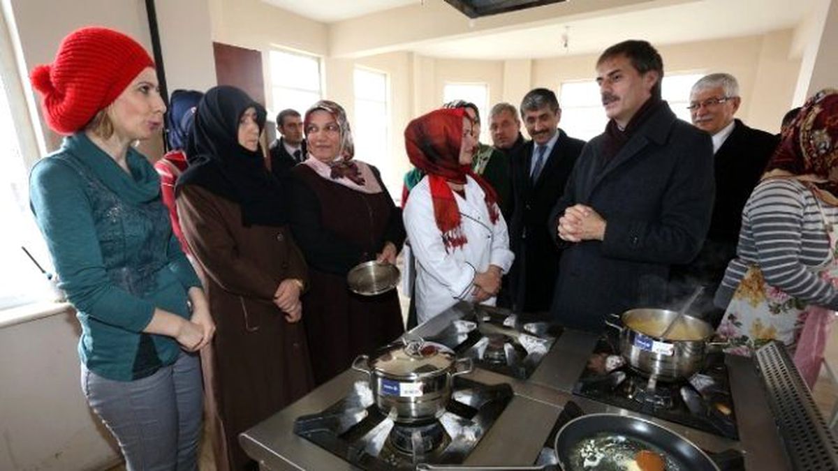 Sermek Kursları Bayanların İlgi Odağı Oldu