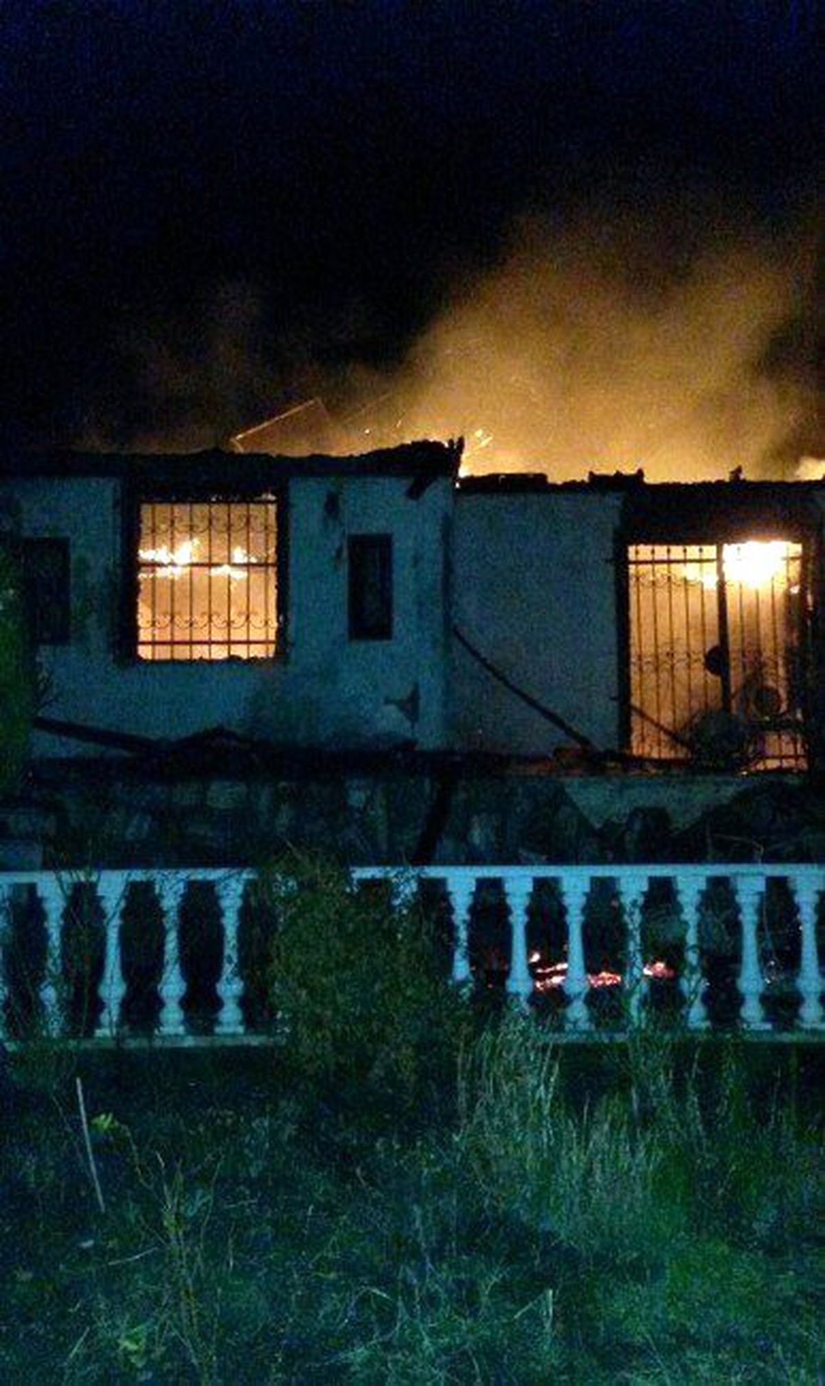 Şiddetli Lodos İtfaiye Ekibine Zor Anlar Yaşattı