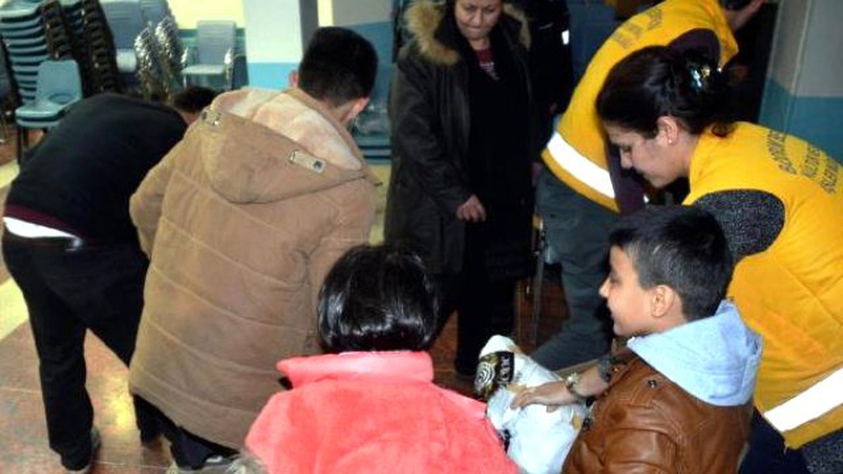 Suriyelilere Belediyeden Gıda ve Giyecek Yardımı