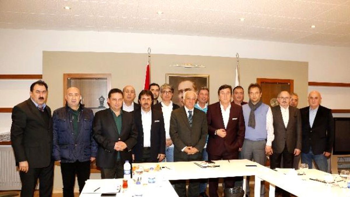 Tsyd\'den \'Bayrak Krizi\' Açıklaması