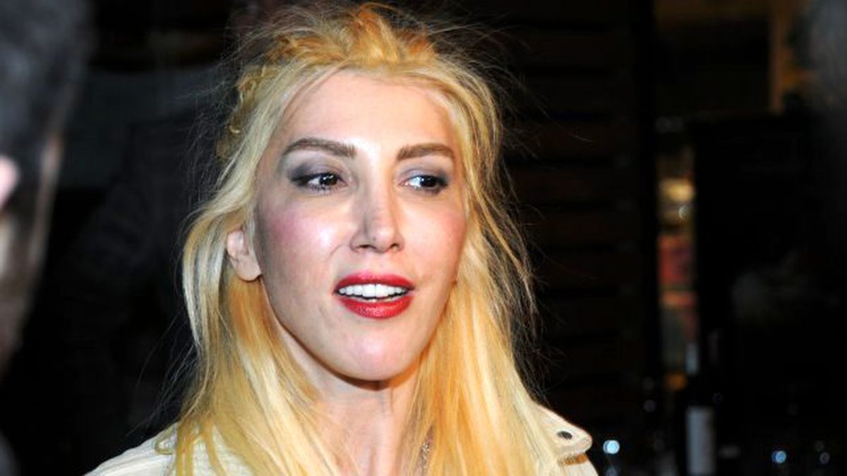 Ünlü Şarkıcılar Birbirine Düştü