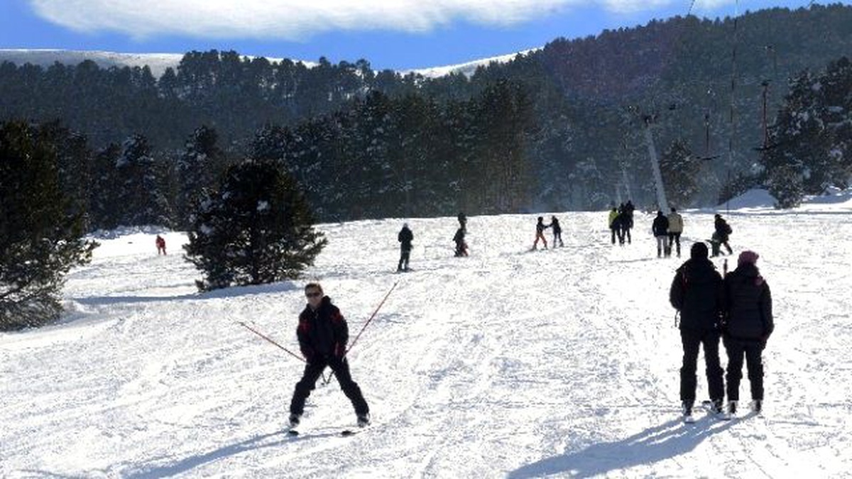 Yalnızçam Kayak Merkezi\'nde Kayak Sezonu Açıldı