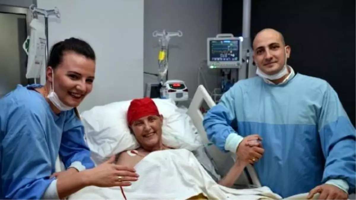 Yoğun Bakımda Duygulandıran Nişan Töreni