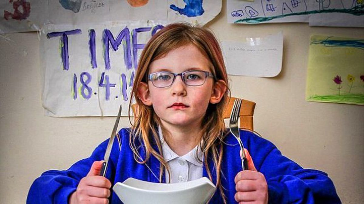 Küçük Kız, Geçirdiği Trafik Kazasına Rağmen Acı Hissetmiyor