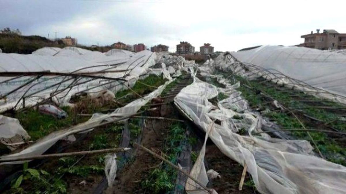 Alanya\'da Hortum Seraları Vurdu