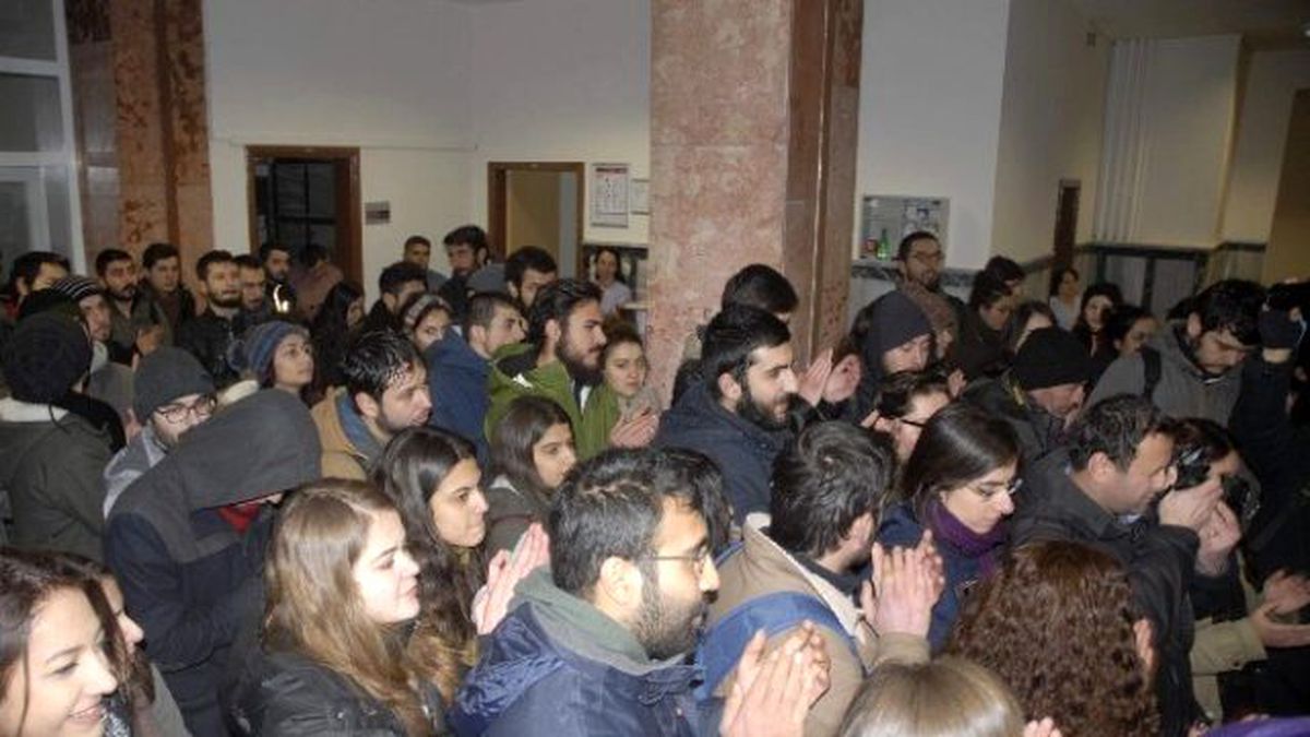 Anadolu Üniversitesi Öğrencilerinden Akademisyenlere Destek