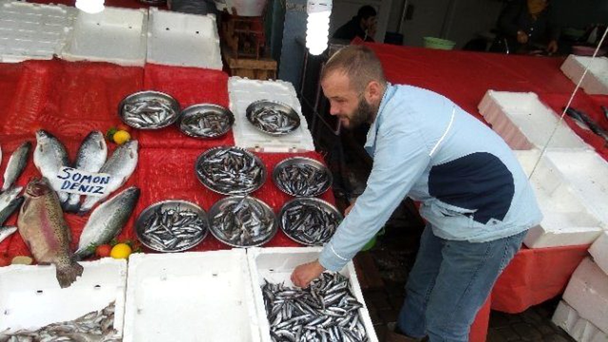 Balık Satıcıları Sezondan Memnun Değil