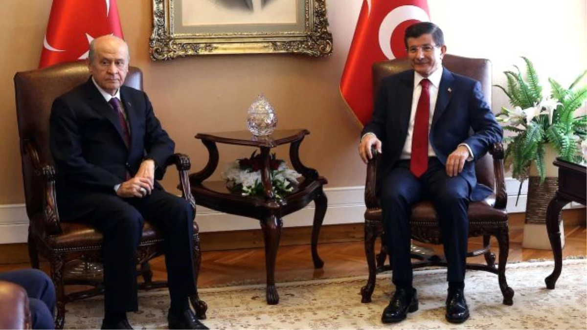 Başbakan Davutoğlu\'ndan Bahçeli\'ye \'Geçmiş Olsun\' Telefonu