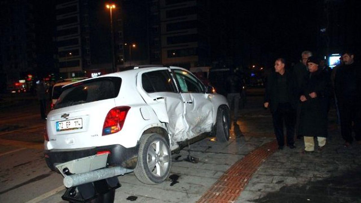 Batman\'da Trafik Kazası: 4 Yaralı