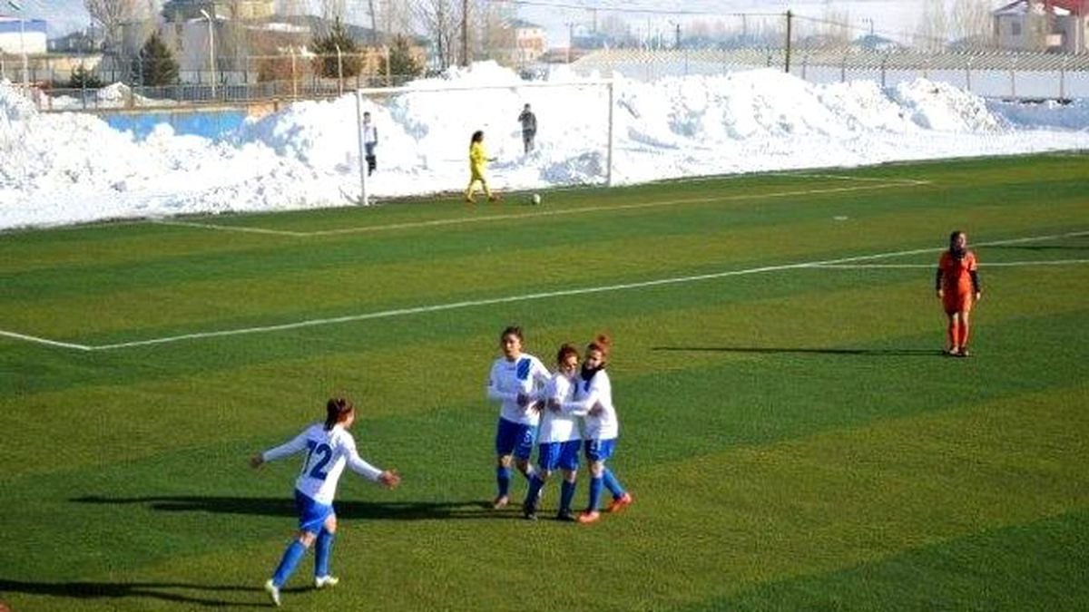 Bayanlar Futbol Takımı Berabere Kaldı