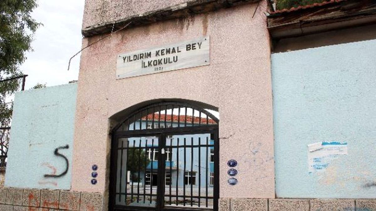 Boşaltılan Okul Tinercilerin ve Balicilerin Mekanı Oldu