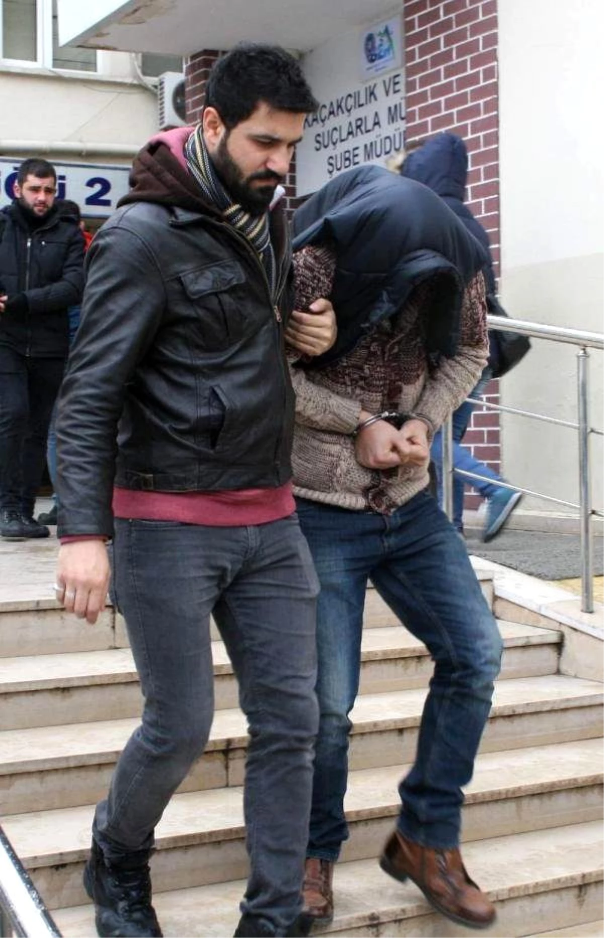 Bursa\'da Uyuşturucu Operasyonu: 3 Tutuklama