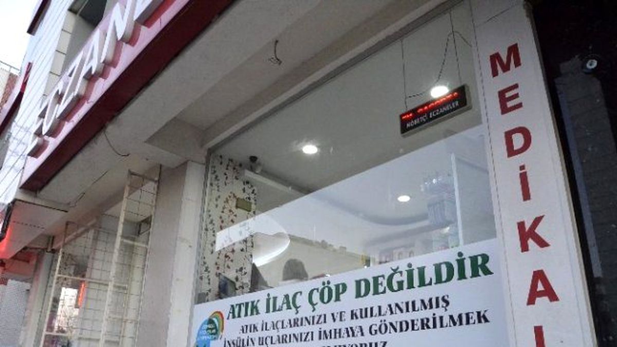 Çekoop Üyesinden Dev Afiş