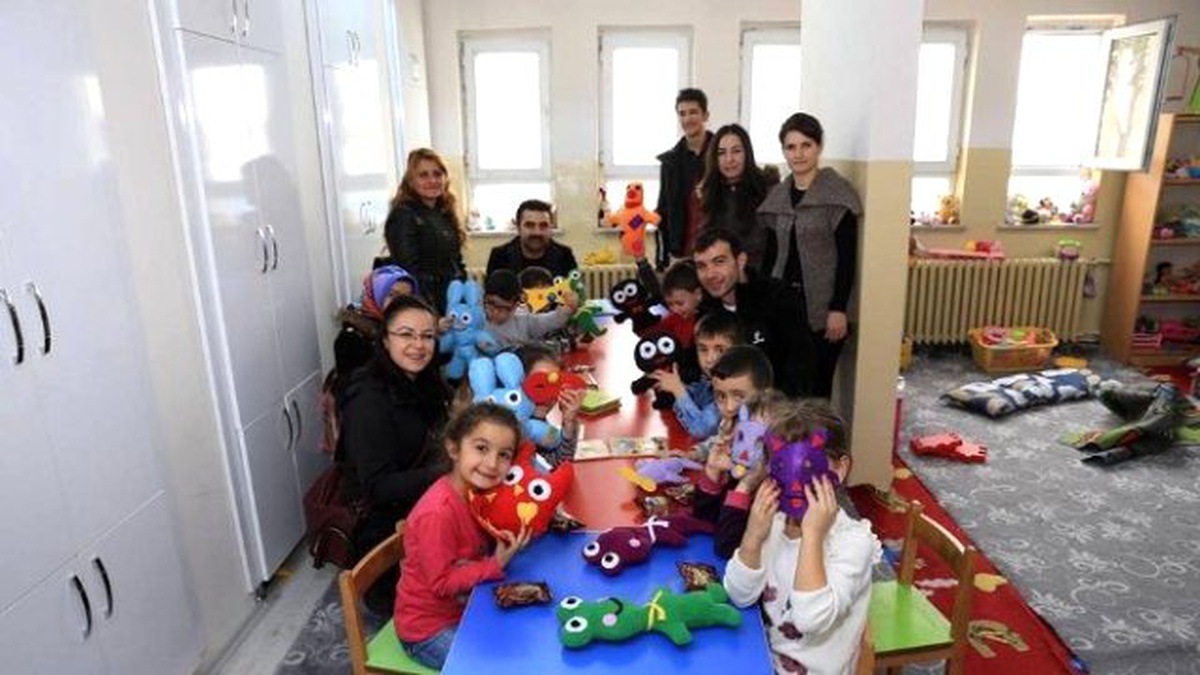 Dar Gelirli Öğrencilerin Oyuncak Sevinci
